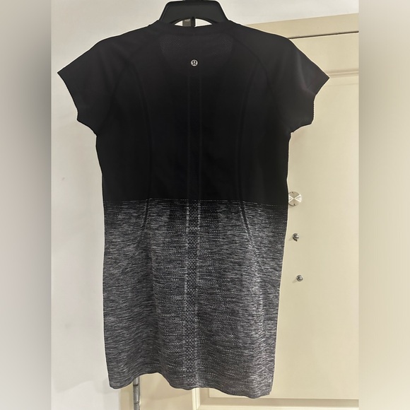 SOLD Lululemon Swiftly Tech Crew Short Sleeve Shirt - Picture 2 of 8